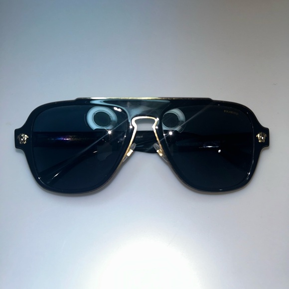 Versace sunglasses! - Picture 2 of 9